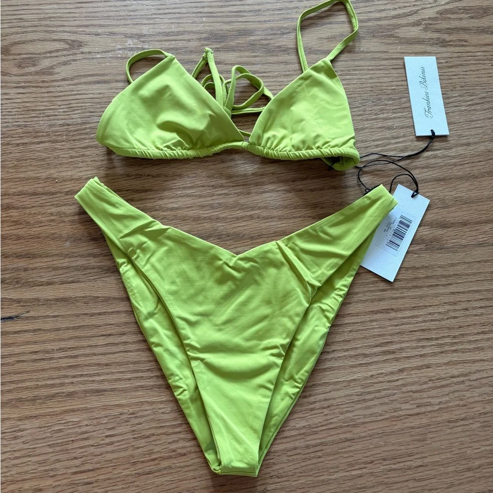 Frankie’s Bikinis set